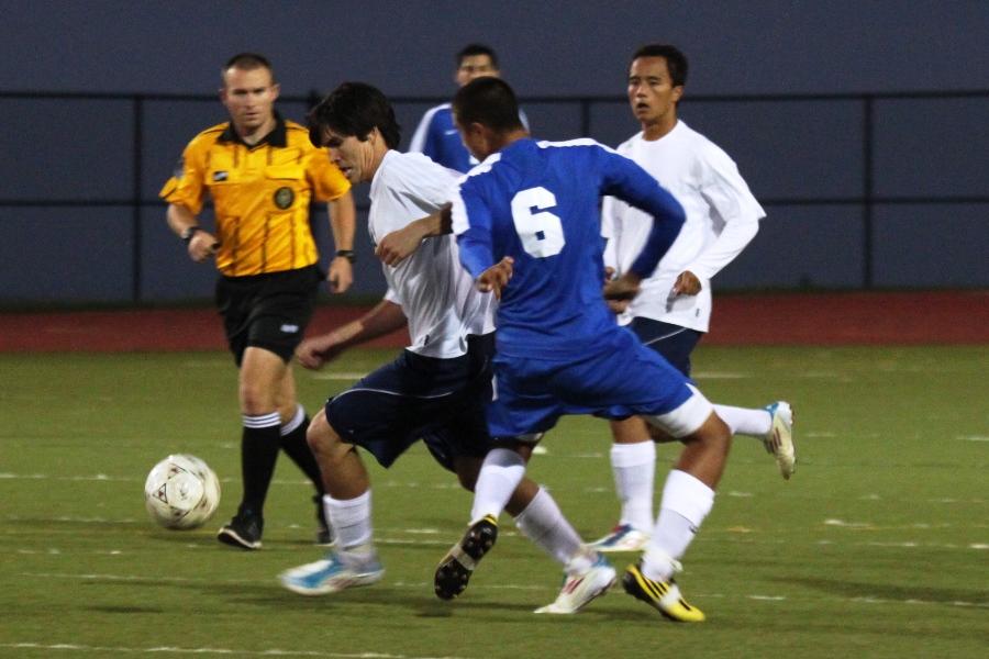 Boys soccer ties in heated match against Sabers
