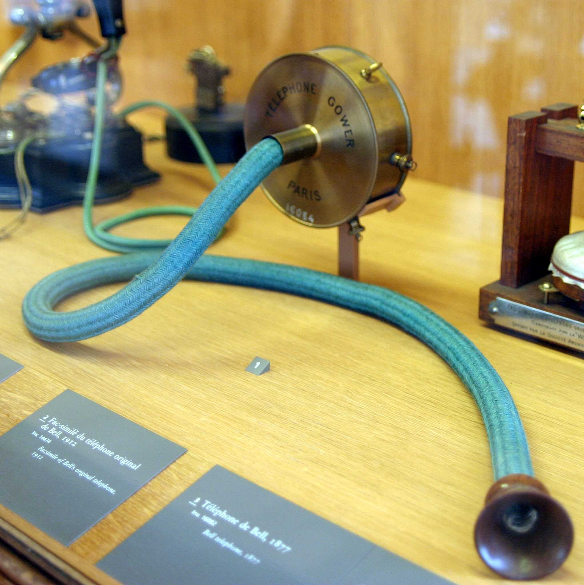 Телефон Белла 1876