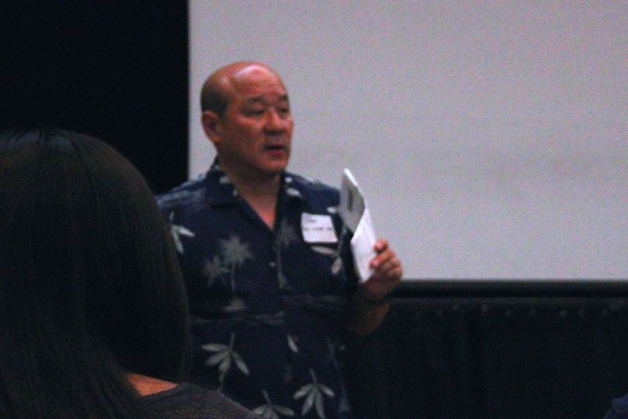 Honolulu Star-Advertiser news writer Dan Nakaso gives advice about press releases University of Hawaii at Manoas annual Journalism Day, Sept. 13. Student journalists, including ours, attended to learn about real-life reporting.