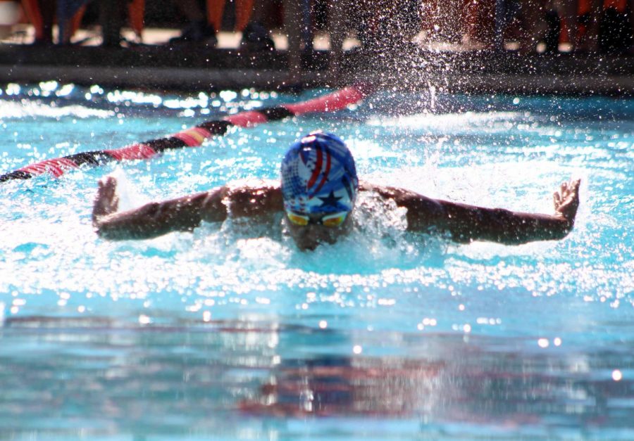Freshman+Ka%CA%BBeo+Kaupalolo+does+his+first+lap+of+butterfly+in+the+200+individual+medley.+The+Kamehameha+Schools+Maui+swim+team+competed+in+their+4th+meet+of+the+season+at+Lahaina+Aquatic+Center%2C+Jan.+20.
